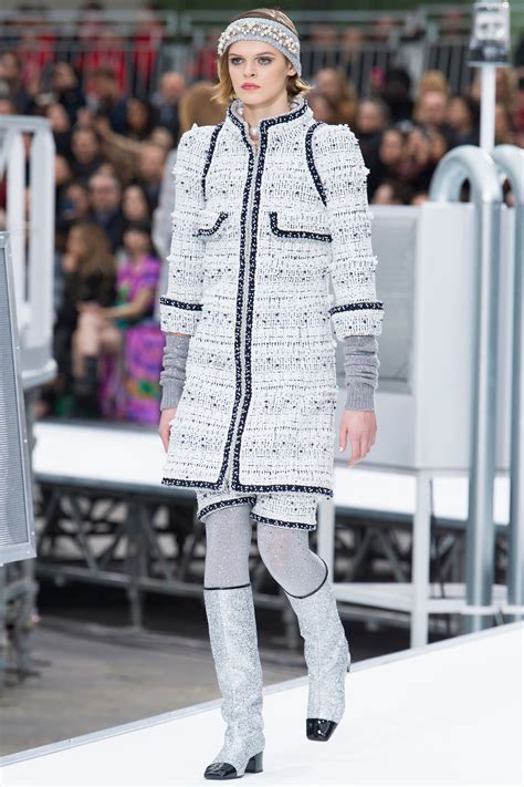 collezione natale 2017 chanel|Chanel fall 2017 collection.